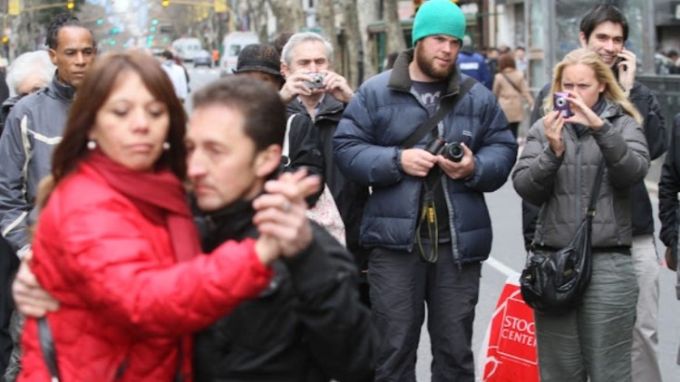 Argentina lleva cinco meses seguidos con más turistas extranjeros que  previo a la pandemia