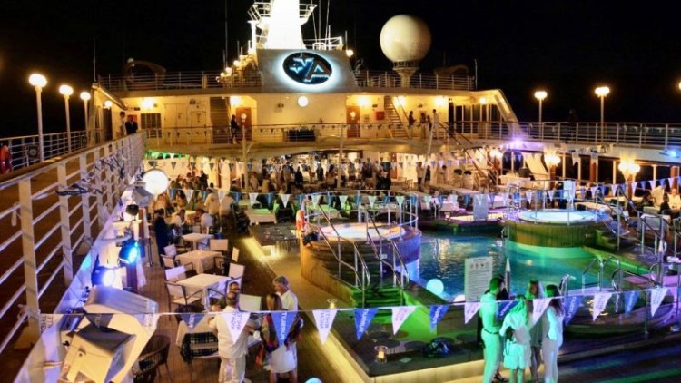 Un crucero con 564 parejas swingers amarró en Buenos Aires