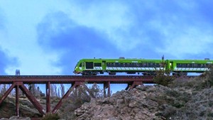 El Tren Patagónico atraviesa la estepa rionegrina bajo las estrellas