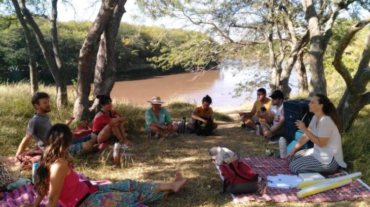 Disfrutá del camping, pesca, relax y asado en un pueblo cercano a Rosario