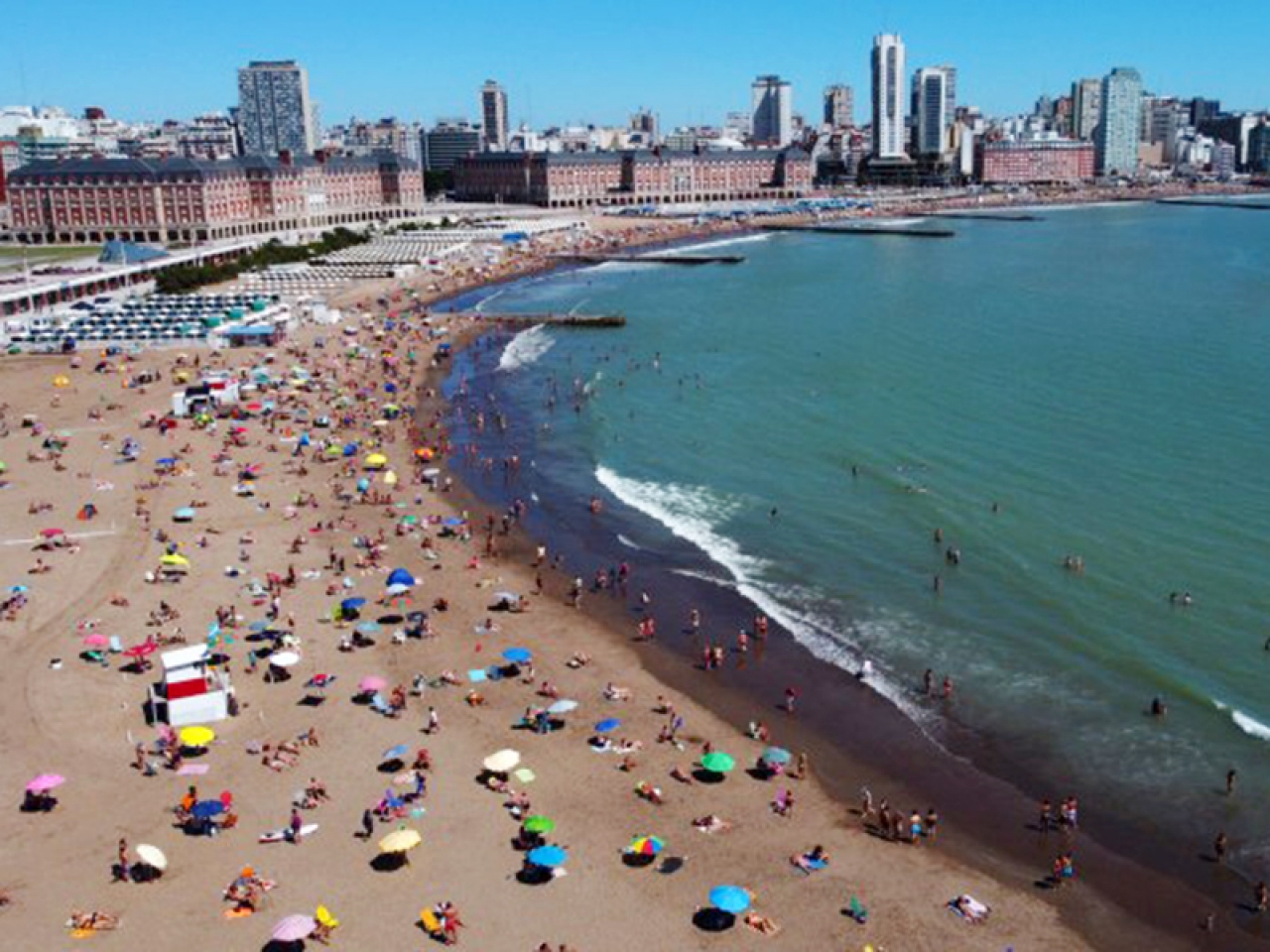 Mar del Plata apuesta por precios y promociones para competir con Brasil