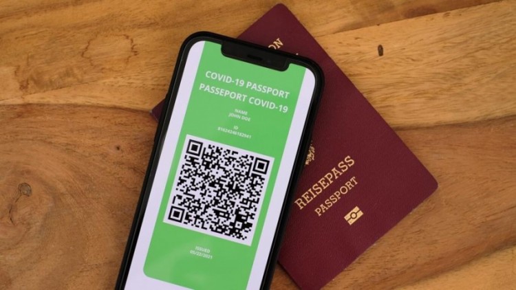 El pasaporte sanitario será un “redituable” carnet de vacunación mundial