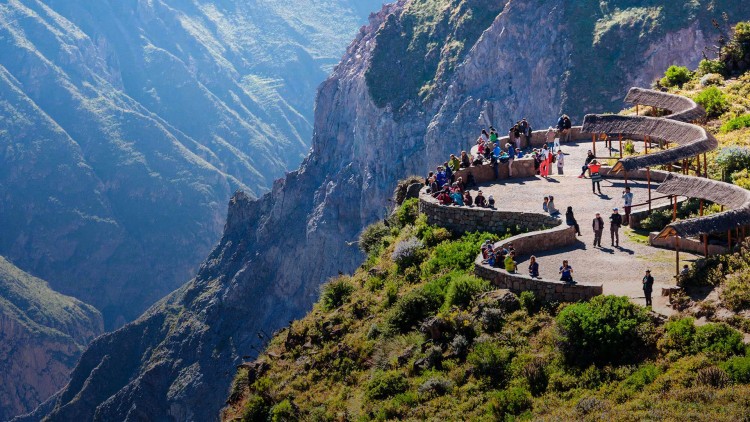 Perú podría eliminar los requisitos de ingreso en diciembre