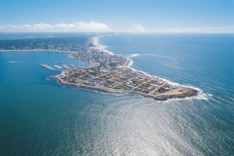 “En Punta del Este el frio empieza cuando se van los argentinos”