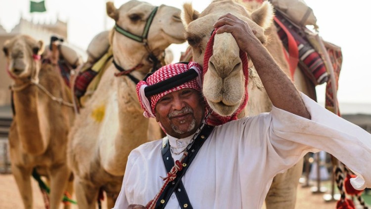 Arabia Saudita recibiría 25 millones de turistas extranjeros