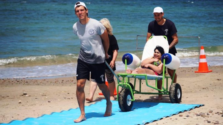 La playa accesible de Punta Este funcionará durante la Semana del Turismo